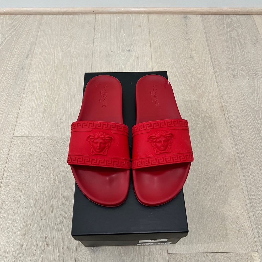 Versace Palazzo Slides